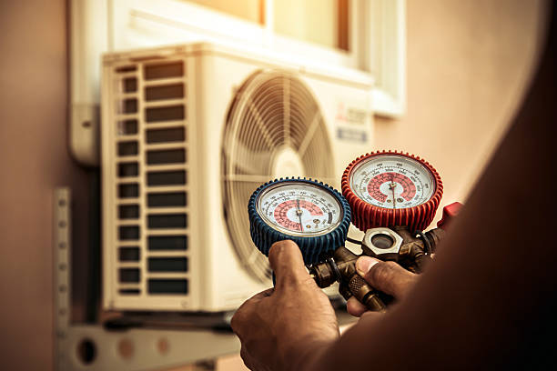 Professional Hvac technician working in Buckeystown, MD